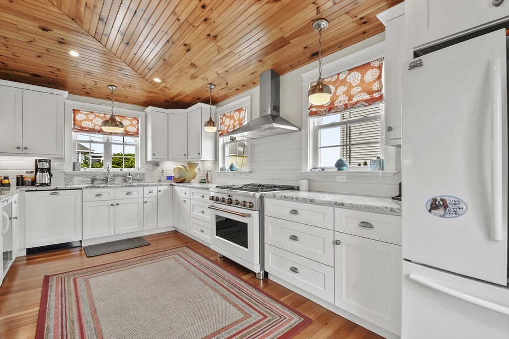 1 bed, 1 bath apartment for rent at 26 Newport Ave, Scituate — photo 4 of 35