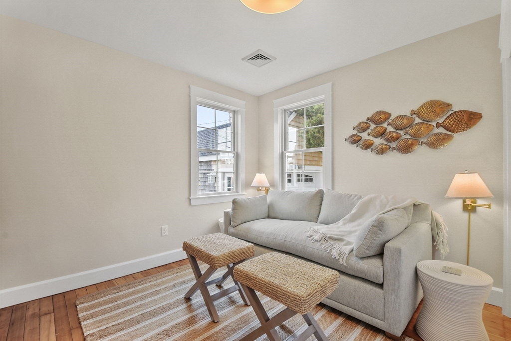 1 bed, 1 bath apartment for rent at 26 Newport Ave, Scituate — photo 11 of 35