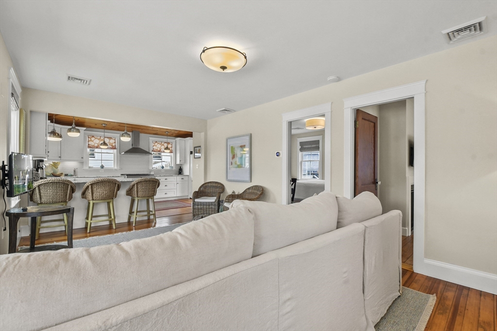 1 bed, 1 bath apartment for rent at 26 Newport Ave, Scituate — photo 10 of 35