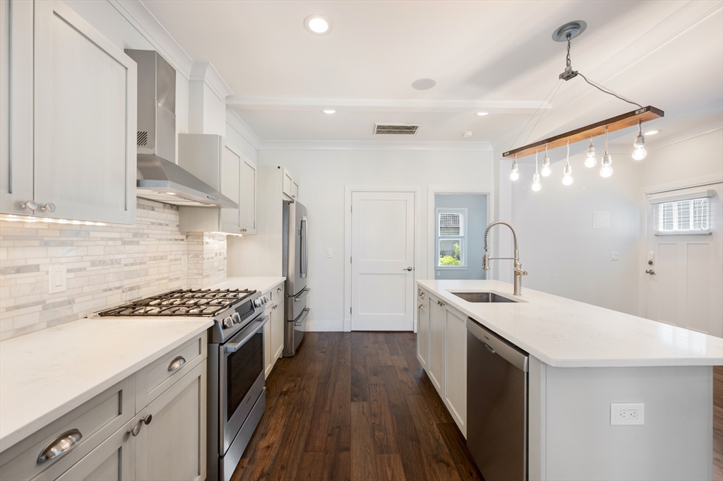 3 bed, 2 bath apartment for rent at 26 Newport St Unit two, Dorchester — photo 2 of 10