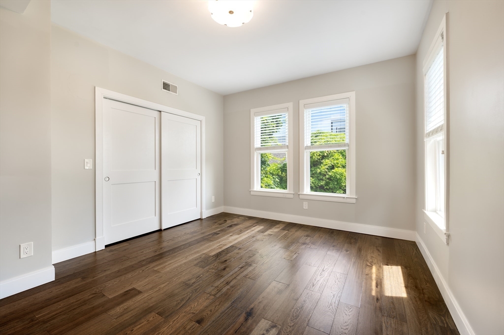 3 bed, 2 bath apartment for rent at 26 Newport St Unit two, Dorchester — photo 4 of 10