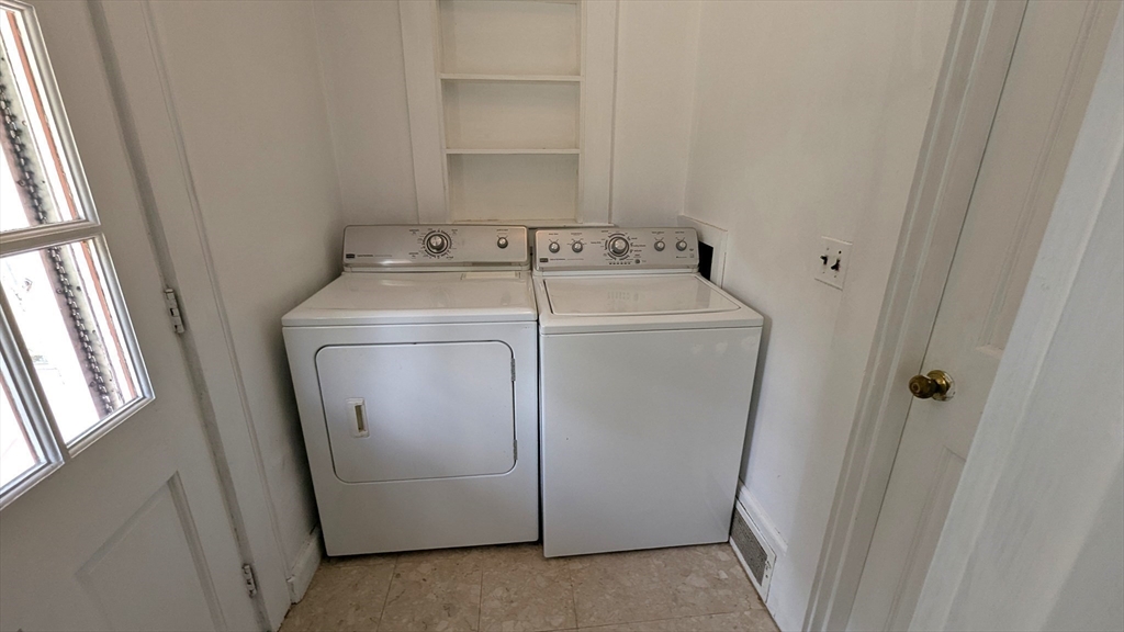 3 bed, 1 bath apartment for rent at 26 Oak St Unit 26, Wellesley — photo 10 of 11
