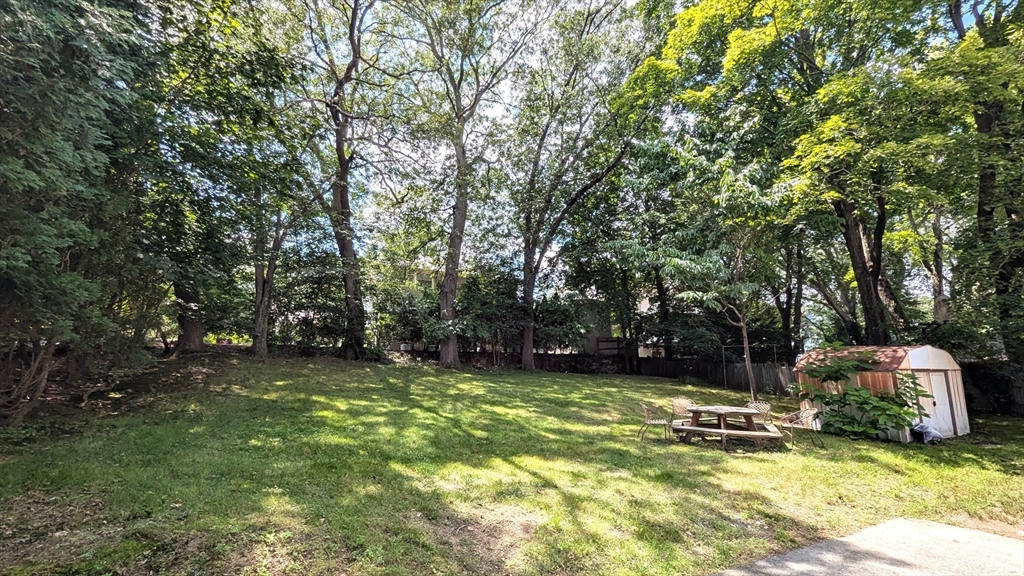 3 bed, 1 bath apartment for rent at 26 Oak St Unit 26, Wellesley — photo 11 of 11