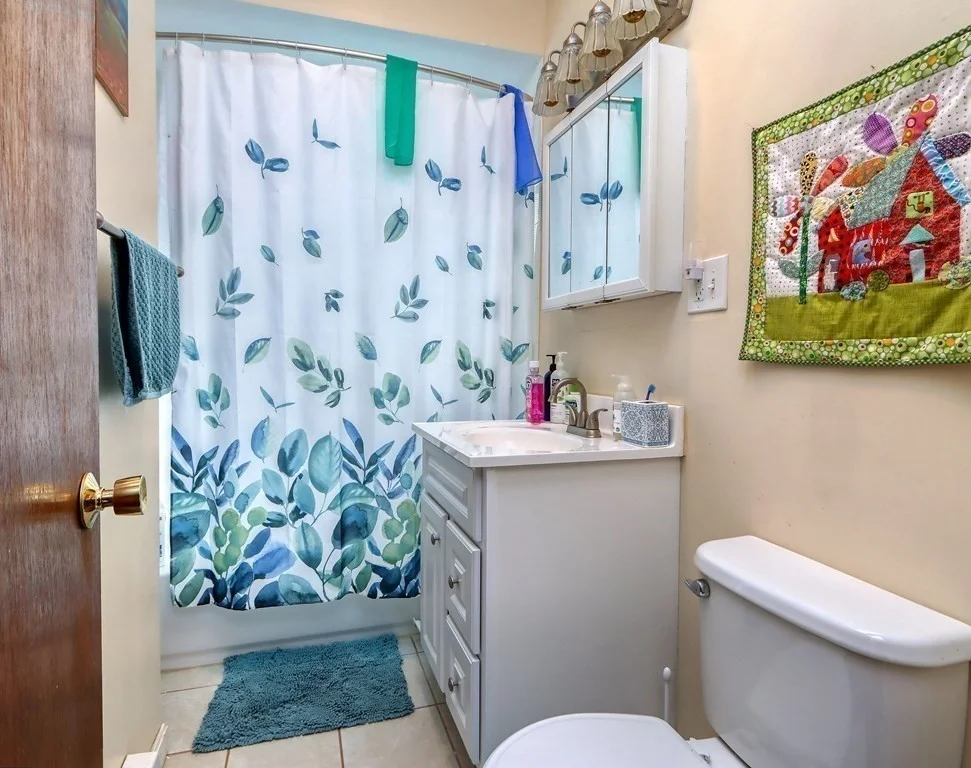 3 bed, 1 bath apartment for rent at 26 Oakland St Unit 2, Inman Square — photo 7 of 9