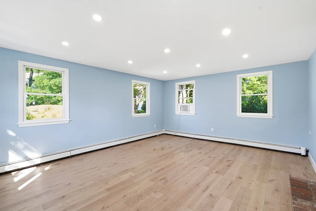 4 bed, 2 bath apartment for rent at 26 Old Coach Rd, Cohasset — photo 18 of 42