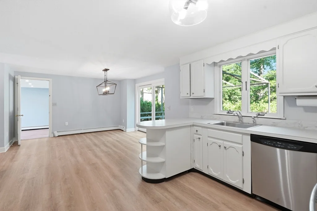 4 bed, 2 bath apartment for rent at 26 Old Coach Rd, Cohasset — photo 15 of 42