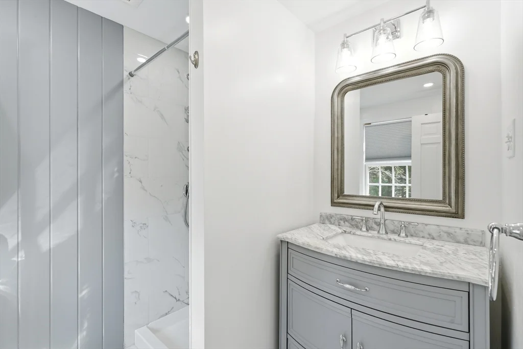 4 bed, 2 bath apartment for rent at 26 Old Coach Rd, Cohasset — photo 28 of 42