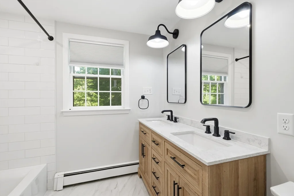 4 bed, 2 bath apartment for rent at 26 Old Coach Rd, Cohasset — photo 35 of 42