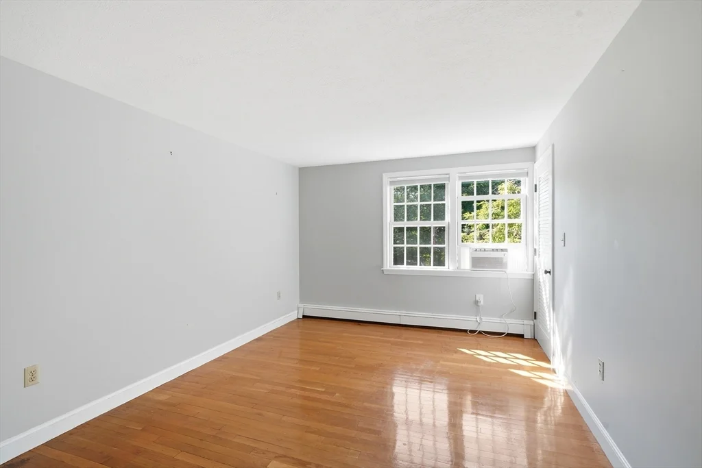4 bed, 2 bath apartment for rent at 26 Old Coach Rd, Cohasset — photo 31 of 42