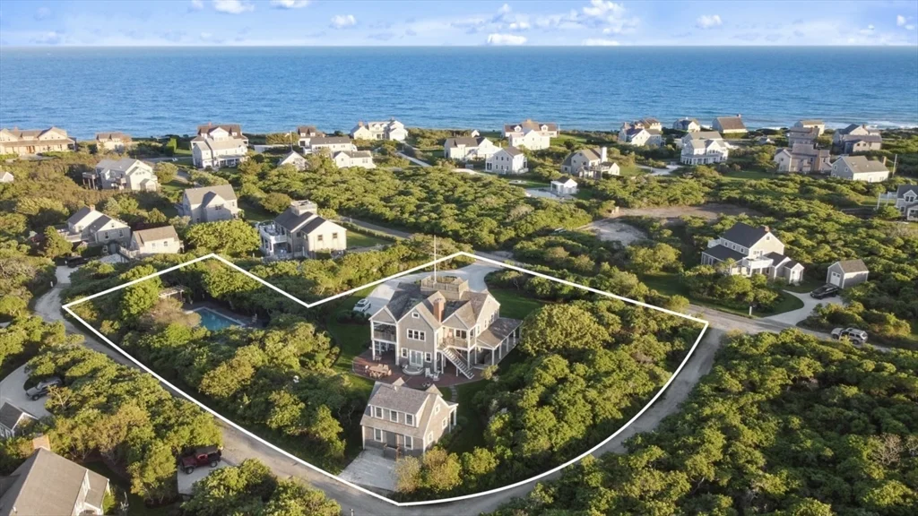 6 bed, 4+ bath apartment for rent at 26 Old Tom Nevers Unit 1, Nantucket — photo 2 of 31