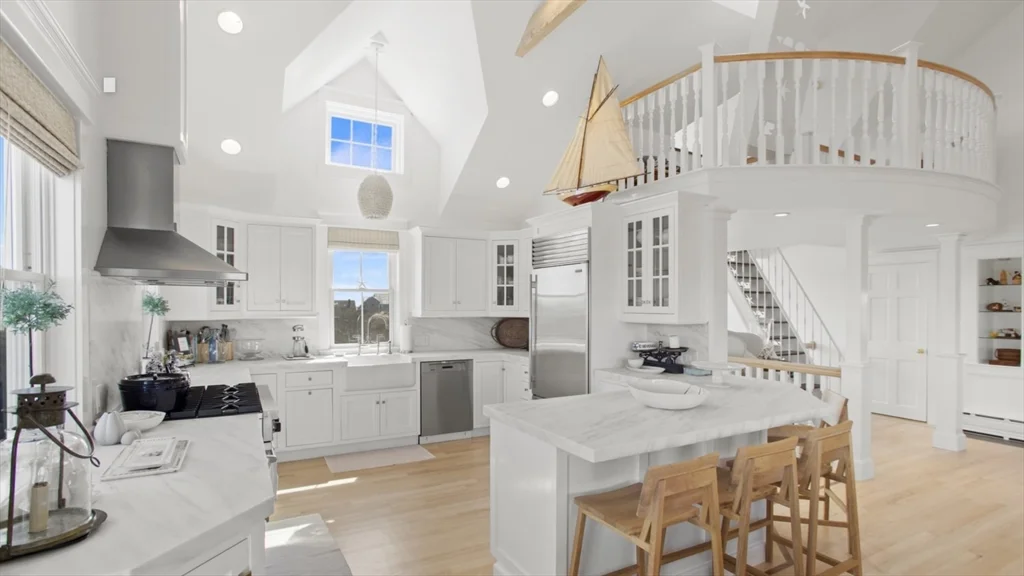6 bed, 4+ bath apartment for rent at 26 Old Tom Nevers Unit 1, Nantucket — photo 6 of 31