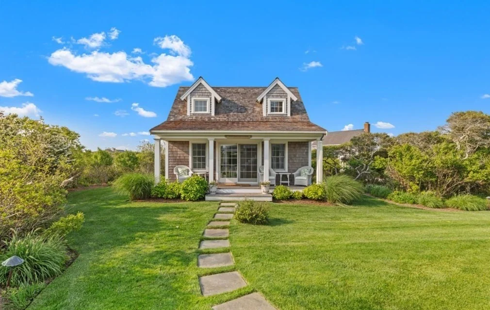 6 bed, 4+ bath apartment for rent at 26 Old Tom Nevers Unit 1, Nantucket — photo 23 of 31