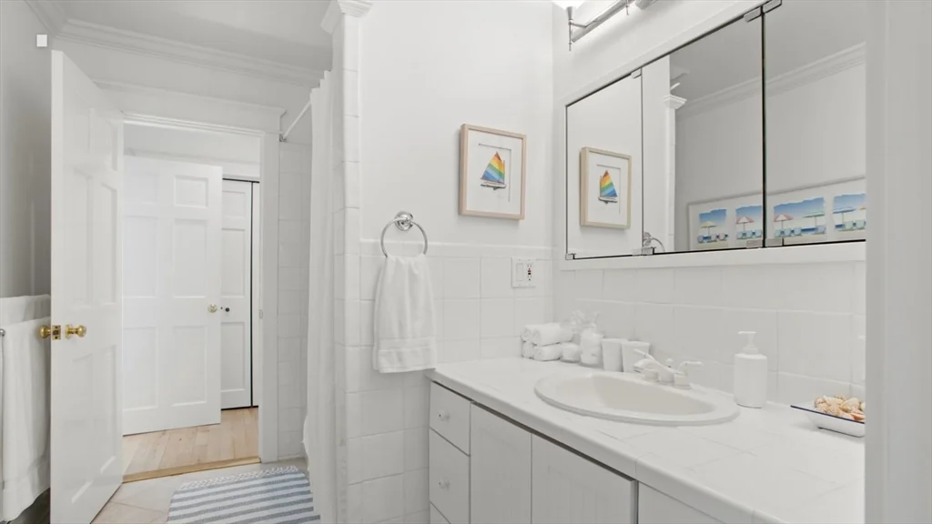 6 bed, 4+ bath apartment for rent at 26 Old Tom Nevers Unit 1, Nantucket — photo 16 of 31