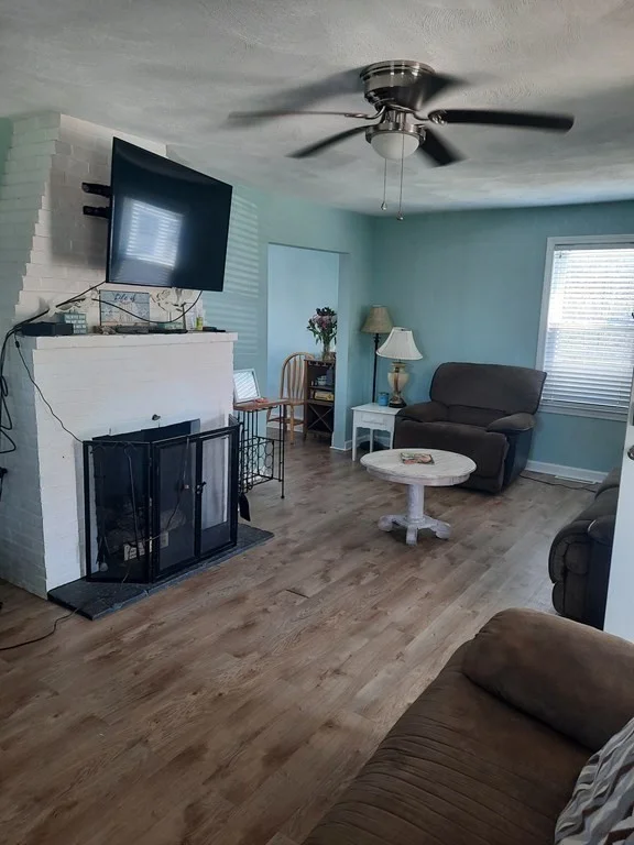 3 bed, 1 bath apartment for rent at 26 Olympia Unit 26, Marshfield — photo 11 of 12