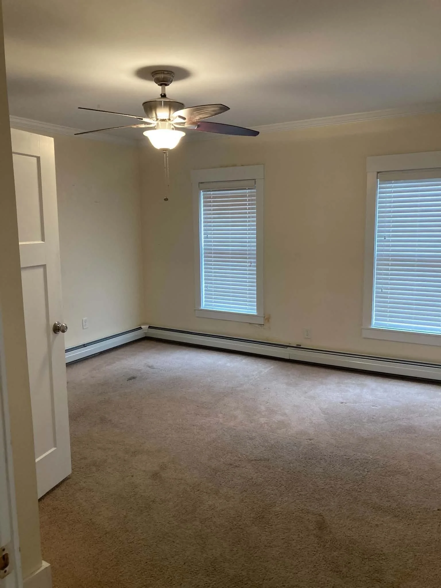 5 bed, 1 bath apartment for rent at 26 Orange St Unit 2, Fitchburg — photo 10 of 14