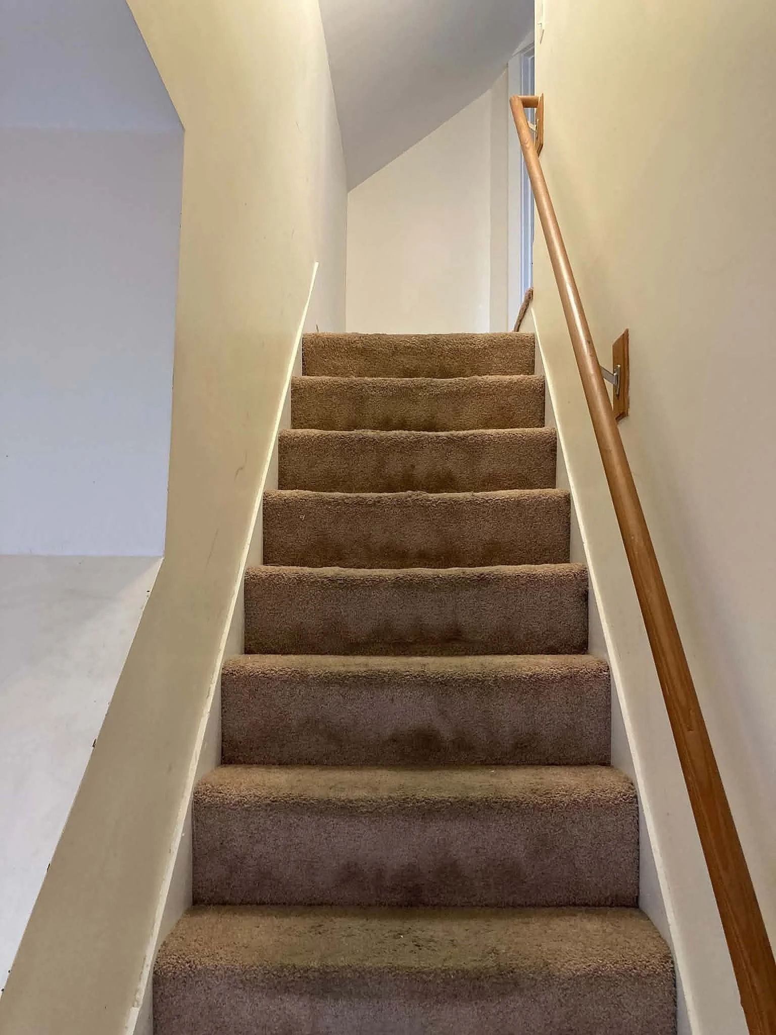 5 bed, 1 bath apartment for rent at 26 Orange St Unit 2, Fitchburg — photo 8 of 14
