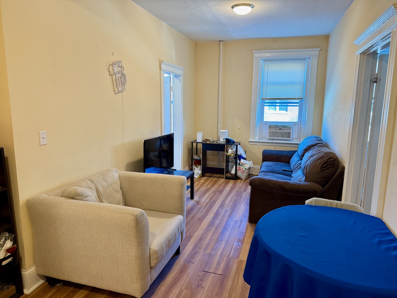 2 bed, 1 bath apartment for rent at 26 Park Vale Ave Unit 8, Brighton — photo 2 of 13