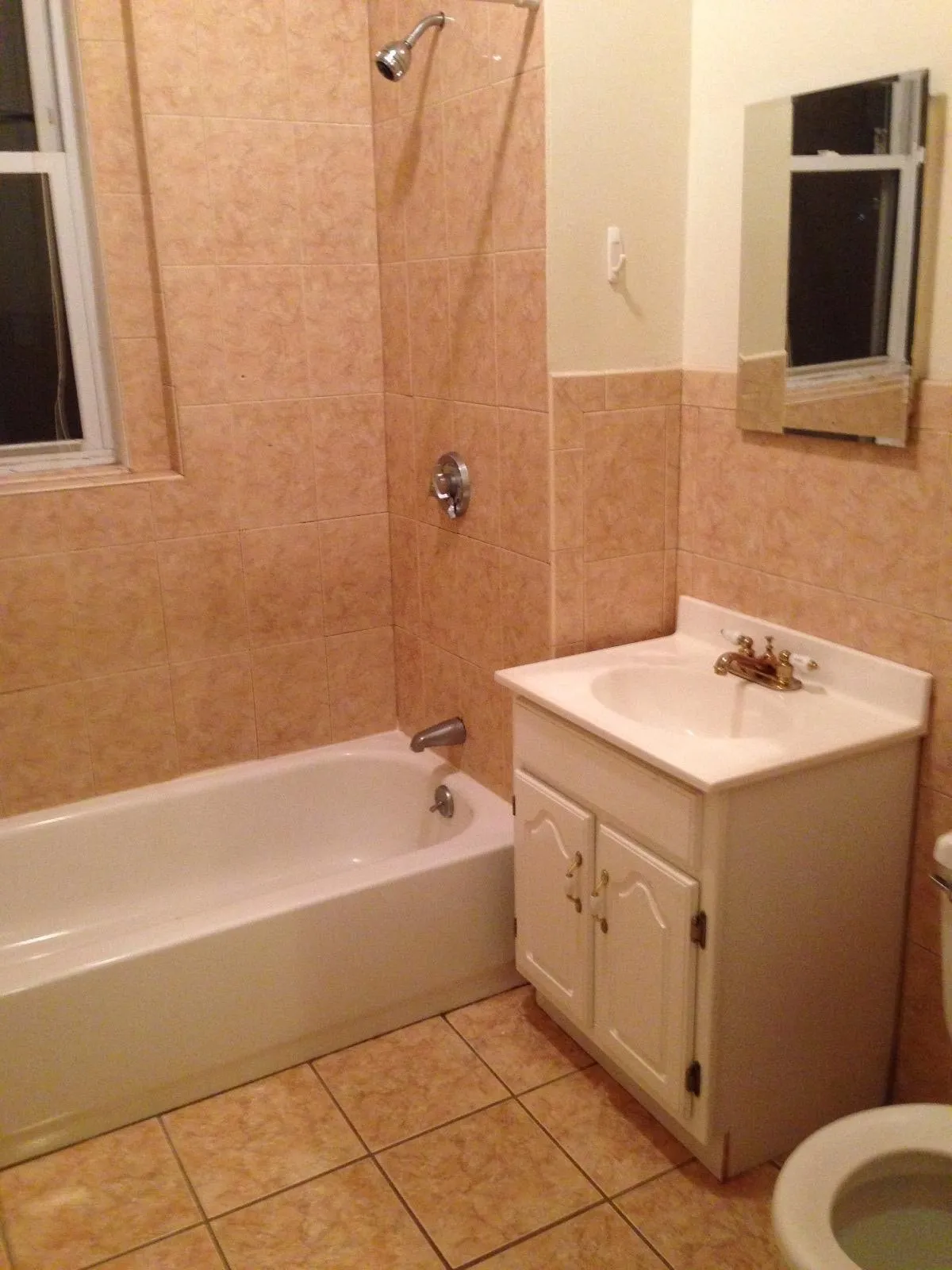 2 bed, 1 bath apartment for rent at 26 Park Vale Ave Unit 9, Brighton — photo 3 of 6