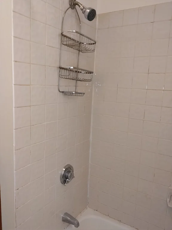 1 bed, 1 bath apartment for rent at 26 Park Vale Unit 4, Allston — photo 8 of 8
