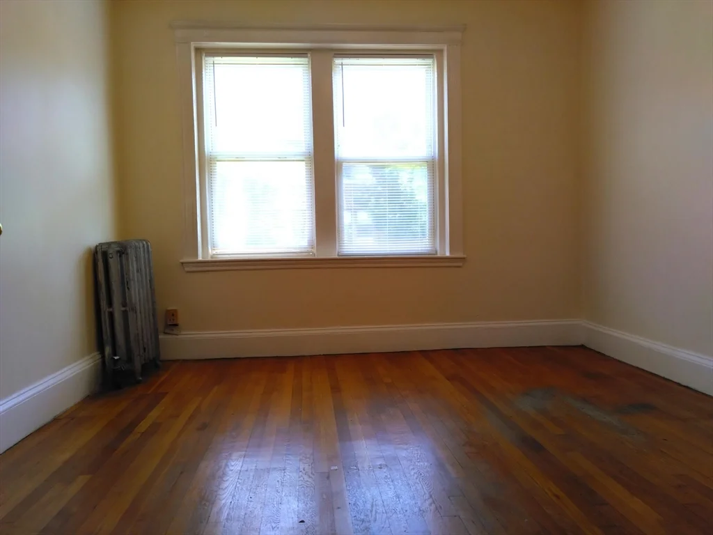 1 bed, 1 bath apartment for rent at 26 Park Vale Unit 4, Allston — photo 2 of 8