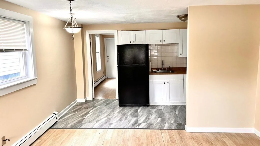 1 bed, 1 bath apartment for rent at 26 Pauline St Unit 1, Winthrop — photo 5 of 8