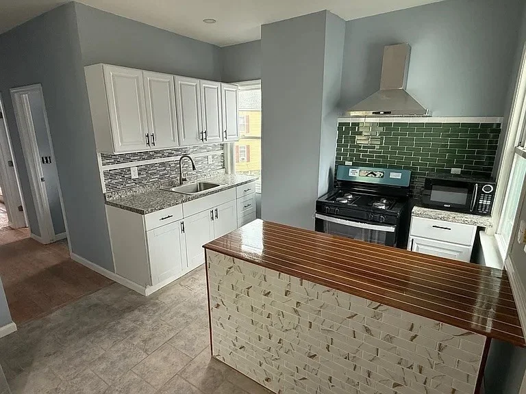 4 bed, 1 bath apartment for rent at 26 Payson Unit 2, Dorchester — photo 1 of 13