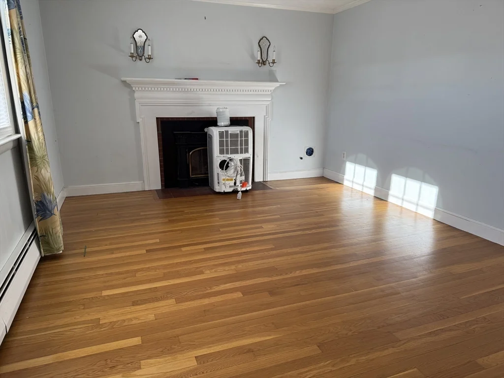 3 bed, 1 bath apartment for rent at 26 Pearl St, Lexington — photo 7 of 8