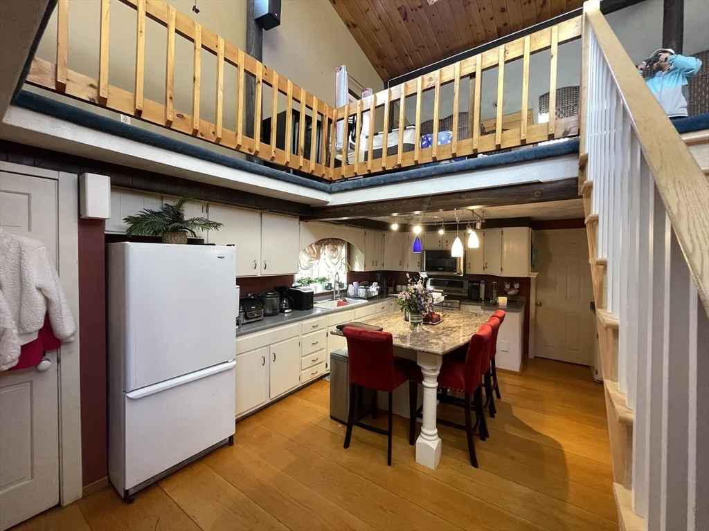 3 bed, 2 bath apartment for rent at 26 Pelham St, Billerica — photo 3 of 38