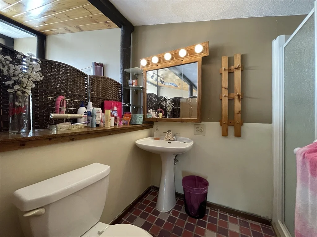 3 bed, 2 bath apartment for rent at 26 Pelham St, Billerica — photo 19 of 38