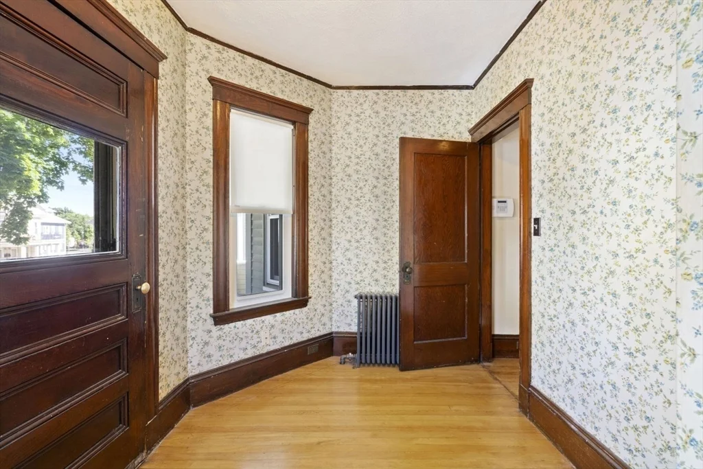 4 bed, 2 bath apartment for rent at 26 Pennsylvania Ave Unit 26, East Somerville — photo 10 of 25
