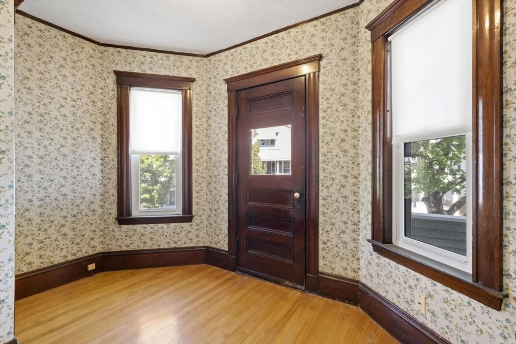 4 bed, 2 bath apartment for rent at 26 Pennsylvania Ave Unit 26, East Somerville — photo 11 of 25