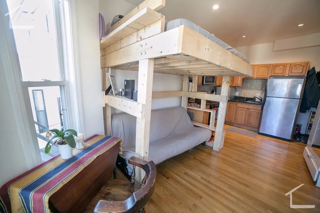 Studio bed, 1 bath apartment for rent at 26 Pinckney St Unit 3, East Somerville — photo 2 of 19