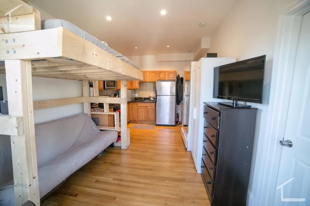 Studio bed, 1 bath apartment for rent at 26 Pinckney St Unit 3, East Somerville — photo 1 of 19