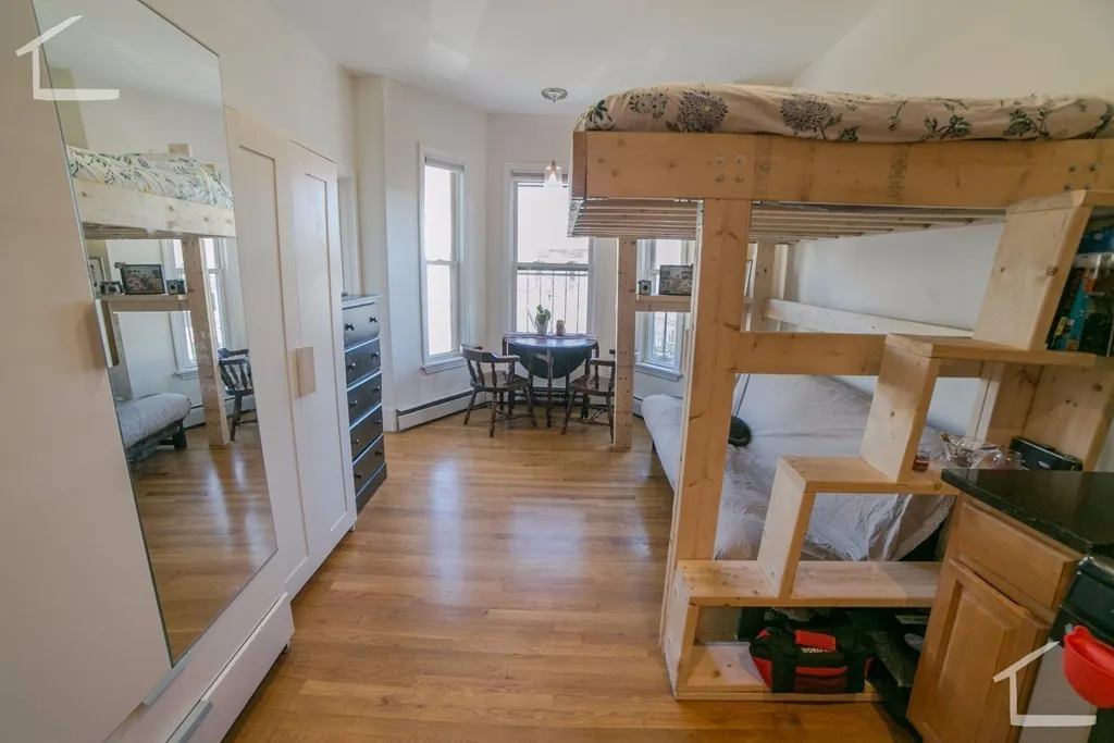 Studio bed, 1 bath apartment for rent at 26 Pinckney St Unit 3, East Somerville — photo 4 of 19