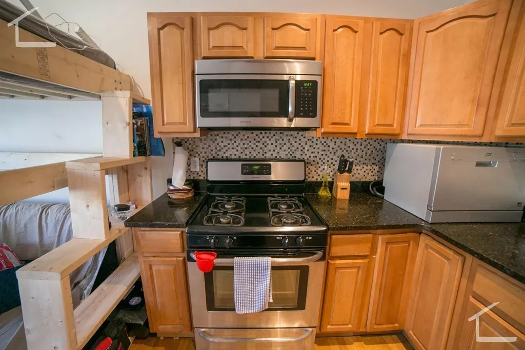 Studio bed, 1 bath apartment for rent at 26 Pinckney St Unit 3, East Somerville — photo 6 of 19