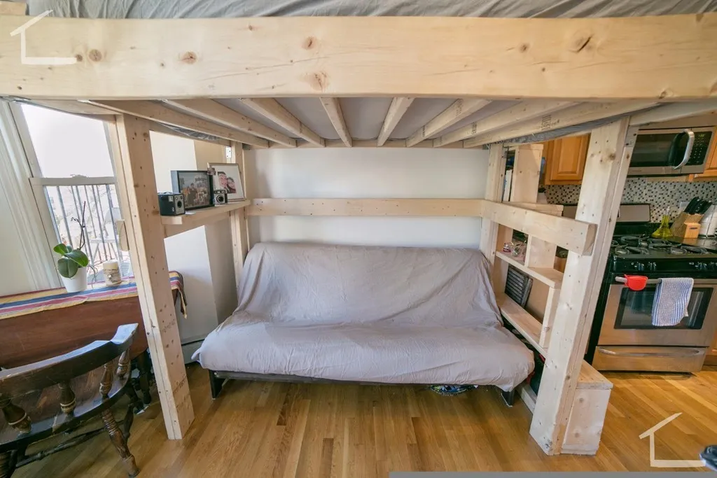 Studio bed, 1 bath apartment for rent at 26 Pinckney St Unit 3, East Somerville — photo 3 of 19