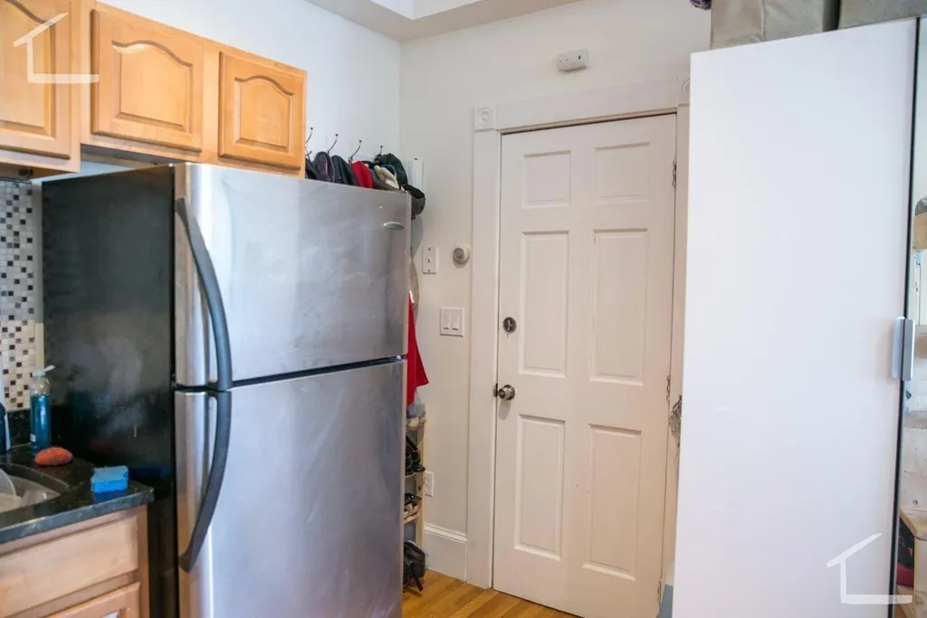 Studio bed, 1 bath apartment for rent at 26 Pinckney St Unit 3, East Somerville — photo 8 of 19