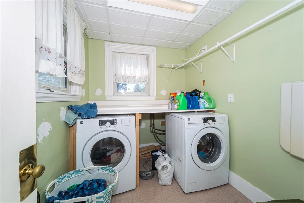 7 bed, 2 bath apartment for rent at 26 Pine St Unit 26, Natick — photo 24 of 34