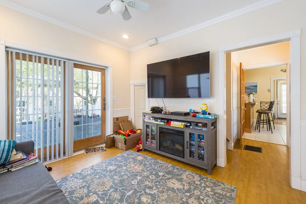 7 bed, 2 bath apartment for rent at 26 Pine St Unit 26, Natick — photo 12 of 34