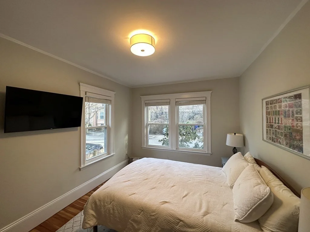 2 bed, 1 bath apartment for rent at 26 Playstead Rd Unit 1, Newton — photo 8 of 9