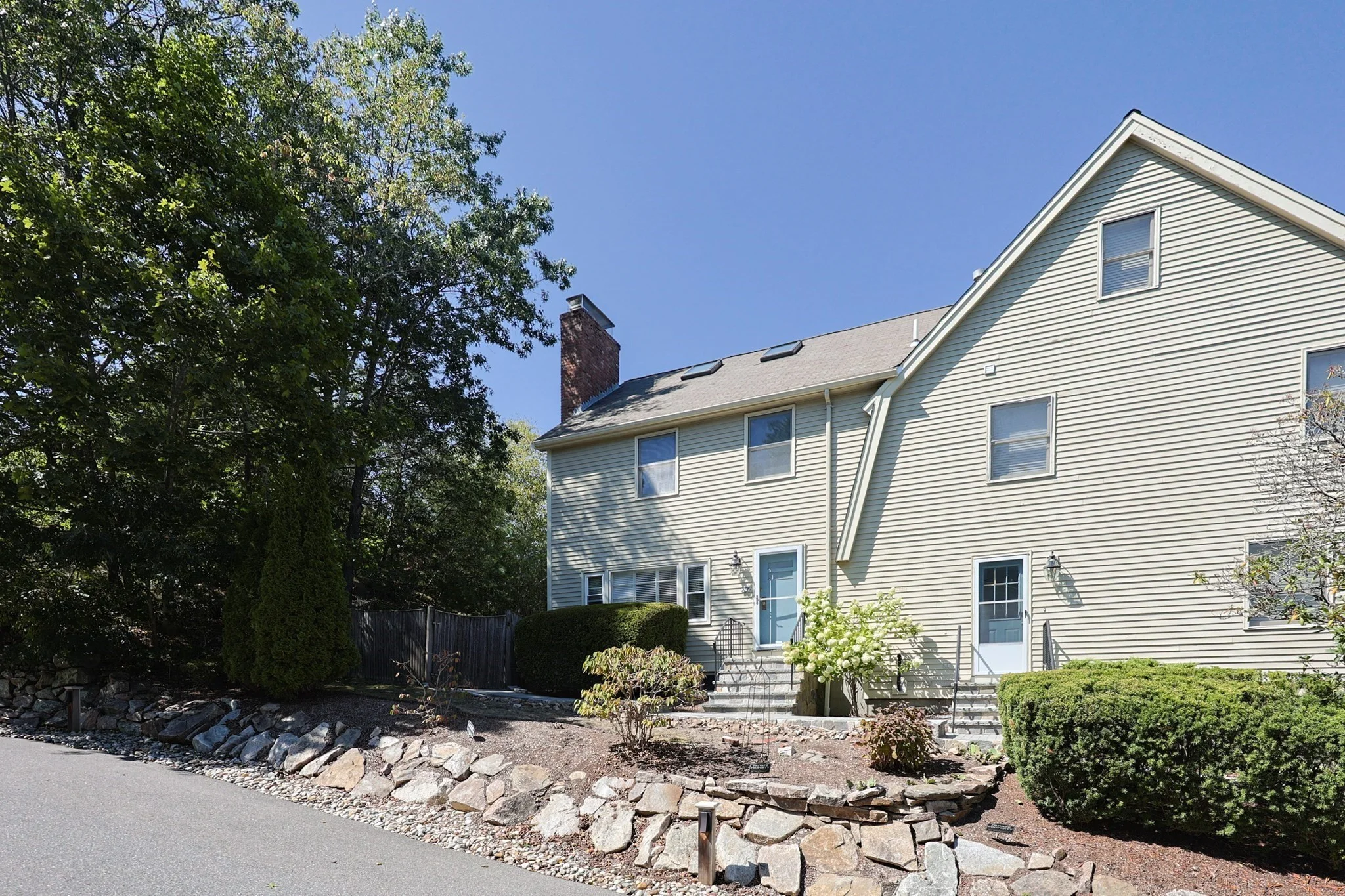 2 bed, 2 bath apartment for rent at 26 Pleasant St Unit B, Wellesley