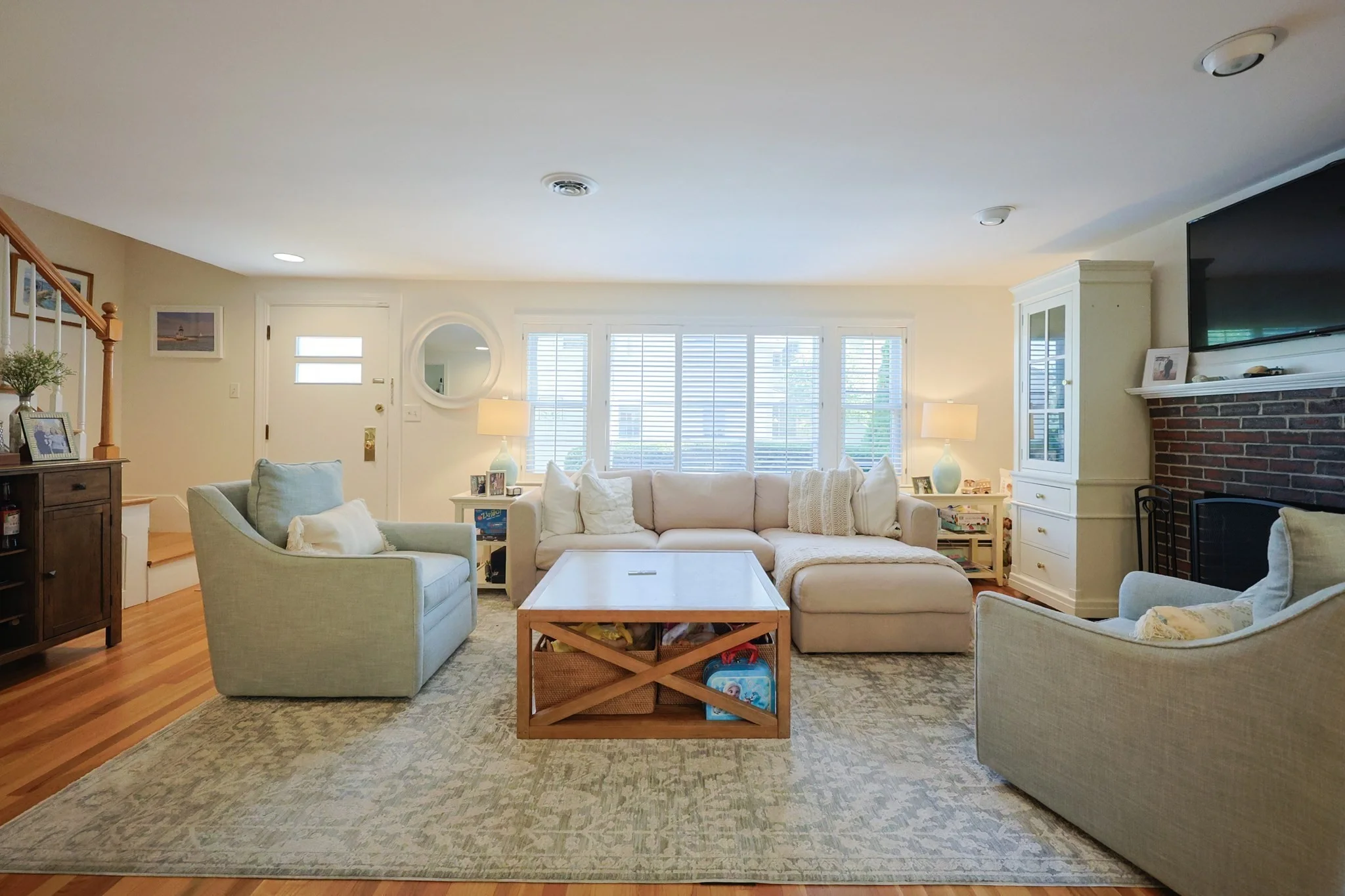 2 bed, 2 bath apartment for rent at 26 Pleasant St Unit B, Wellesley — photo 3 of 23