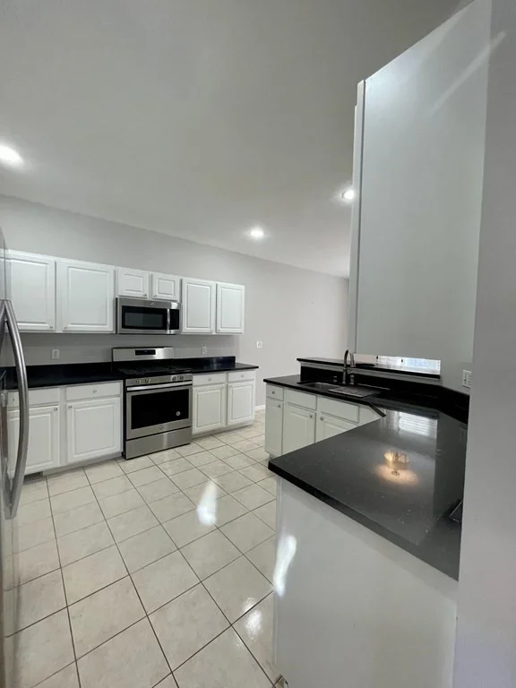 2 bed, 2 bath apartment for rent at 26 Ptarmigan Dr Unit 26, Shrewsbury — photo 5 of 36