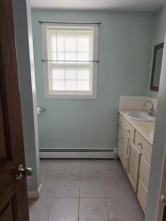 3 bed, 2 bath apartment for rent at 26 Purchase St Unit 1, Rehoboth — photo 29 of 42