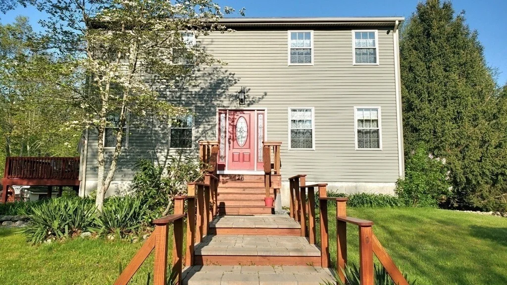 3 bed, 2 bath apartment for rent at 26 Purchase St Unit 1, Rehoboth