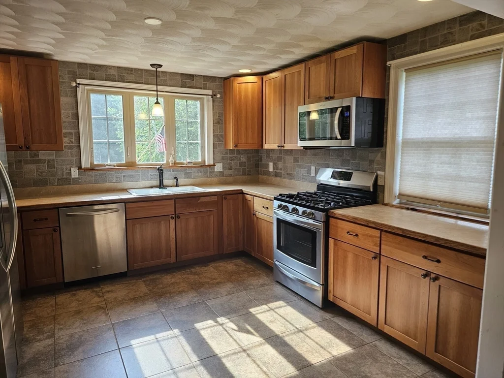 3 bed, 2 bath apartment for rent at 26 Purchase St Unit 1, Rehoboth — photo 21 of 42