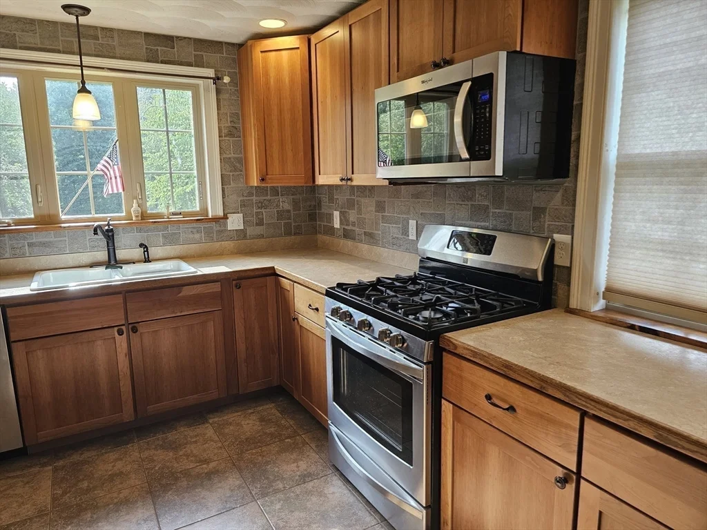 3 bed, 2 bath apartment for rent at 26 Purchase St Unit 1, Rehoboth — photo 19 of 42