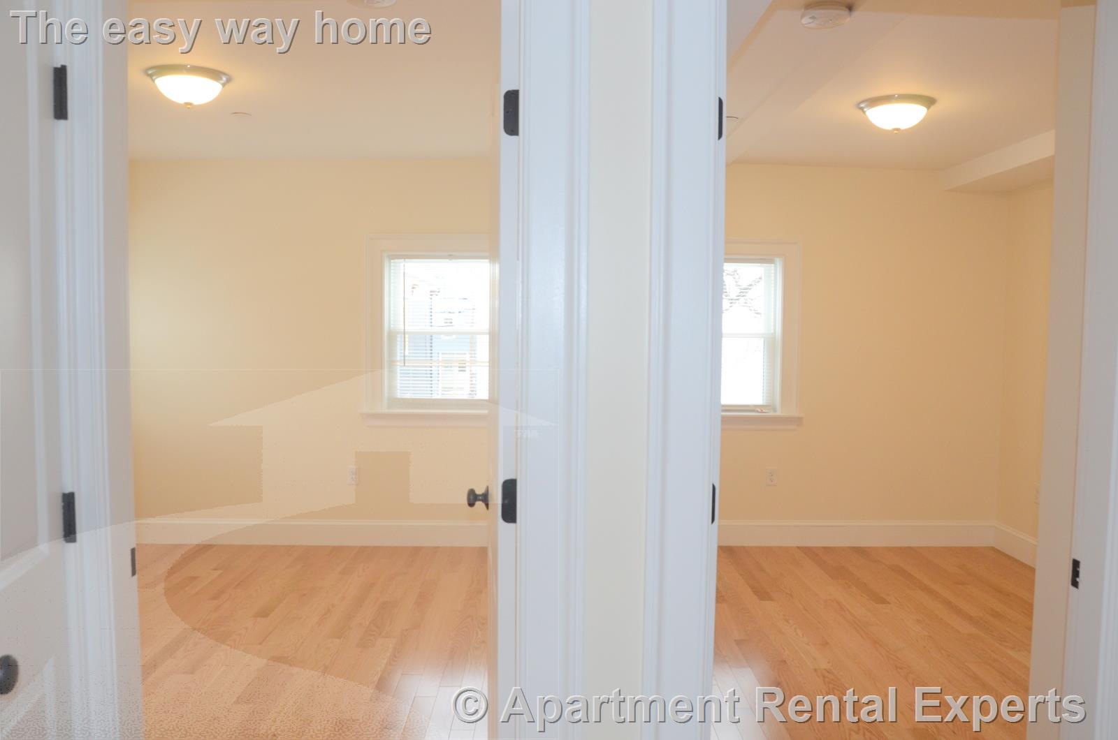 2 bed, 1 bath apartment for rent at 26 Putnam St Unit 4, Spring Hill — photo 4 of 11