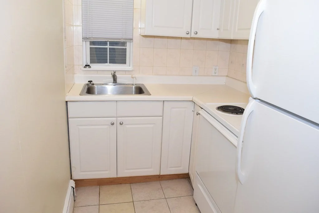 2 bed, 1 bath apartment for rent at 26 Revere Unit 2, Canton — photo 5 of 6