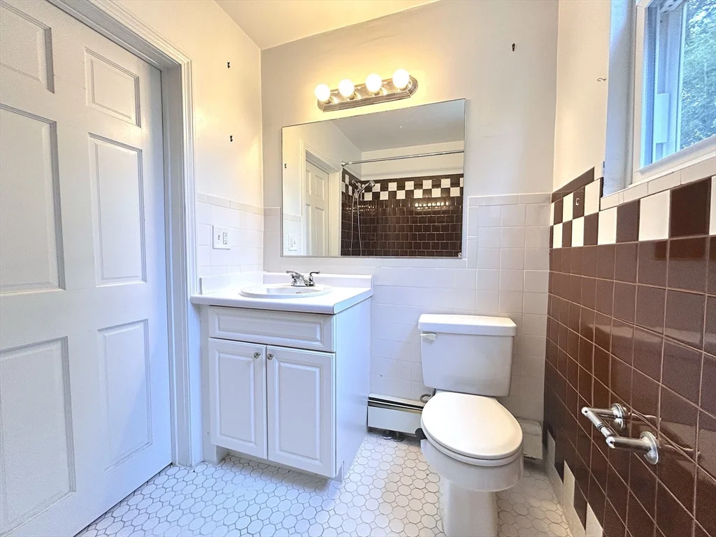 1 bed, 1 bath apartment for rent at 26 Sargent St Unit 1, Roxbury — photo 7 of 9
